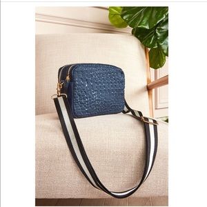 Stella & Dot Crush It Camera Bag with Strap